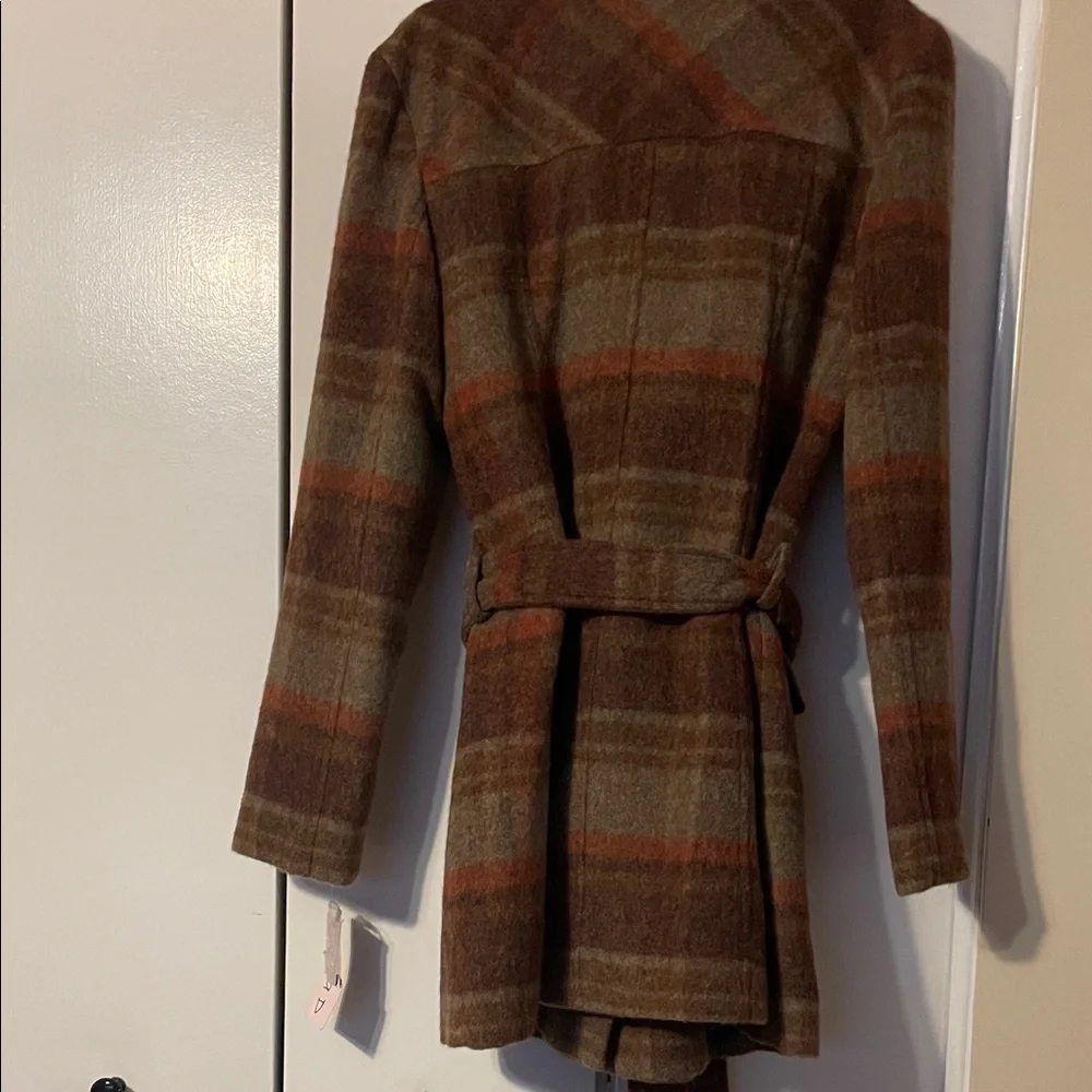 Women's Plaid Trench Coat with Belt - Picture 3 of 3